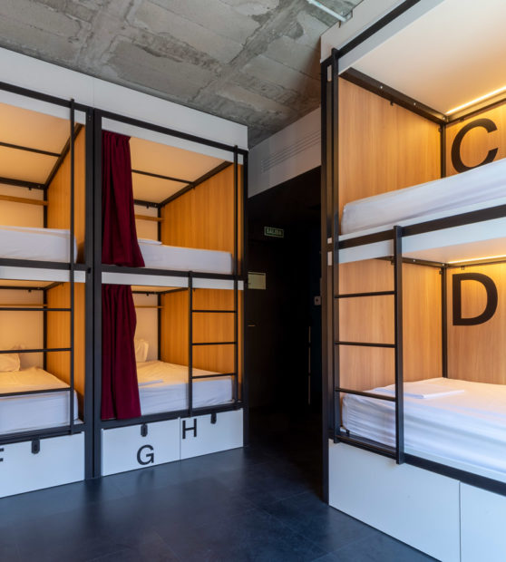 Bed in a shared mixed premium dormitory for 8 people - Lavapies - Madrid